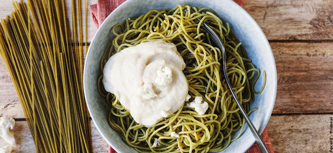 Spaghetti quinoa ail et persil, sauce crémeuse au chou-fleur